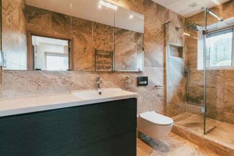 Master En-Suite Shower Room