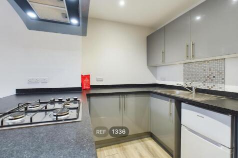 Kitchen &amp; Living area