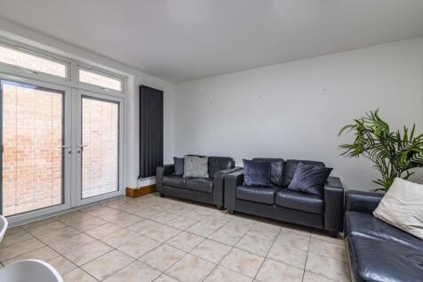 Kitchen/Living Area