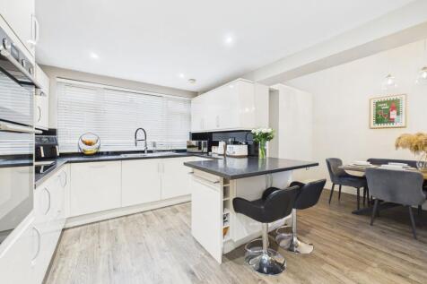 Dining/Kitchen