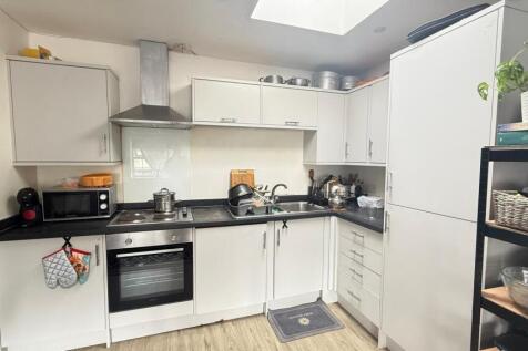 The Broadway, Haywards Heath photo 4