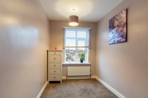 Green Lane - EweMove Pontefract - Bedroom 3 - 1