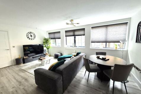 Lounge Dining Room