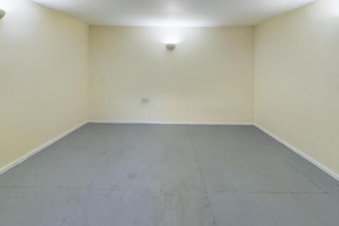 CAM02545G0-PR0303-STILL015