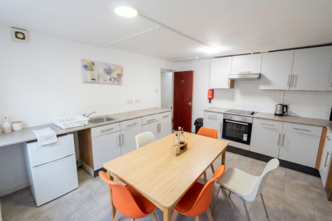36 Clarendon Avenue, Leamington Spa photo 5