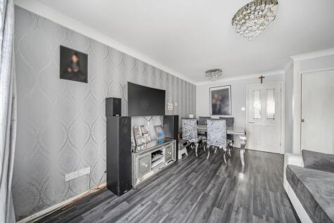 Living Room/ Dining Room