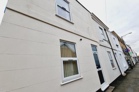4-bed terraced on 25 Oxford Street, Leamington Spa, £2,400/mo