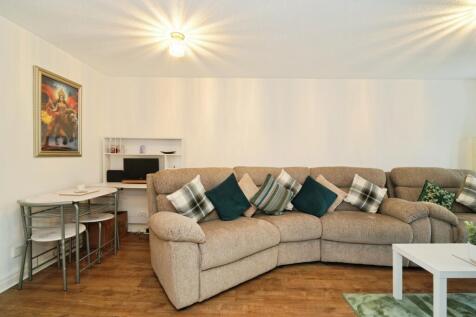 Lounge/ Dining