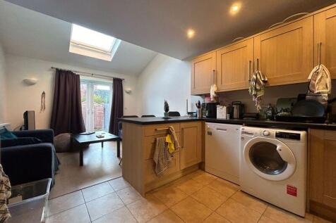 6-bed house on Peveril Road, Nottingham, £3,770/mo