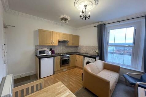 Ambra Vale East – First Floor Flat Ref 841 photo 3