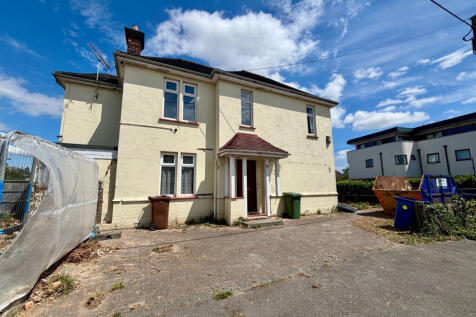 Detached House For Sale