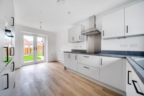 Kingfisher Drive, Northampton, Upton photo 5