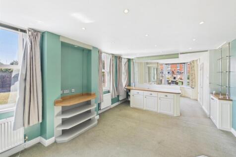 Living Room/Bedroom