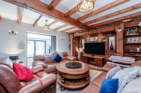 Living/dining room