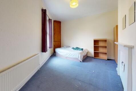 Hyde Park Terrace, Hyde Park, Leeds photo 5