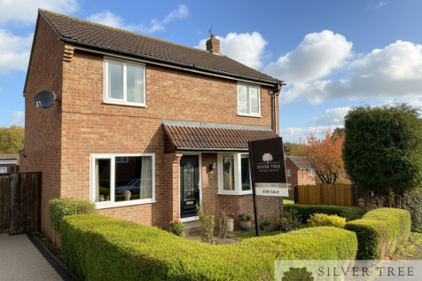 Scarborough, YO12 - property photo