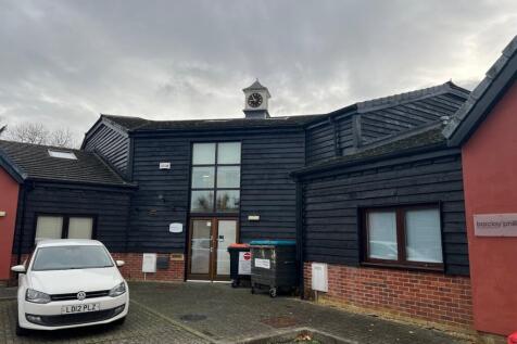 4 Oakridge - external 3.jpg
