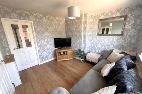 Sizeable Lounge 679