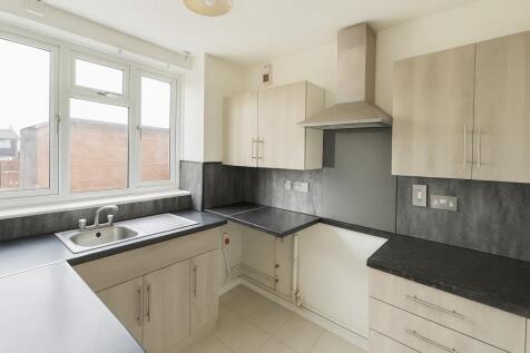 3 bedroom Semi Detached for rent