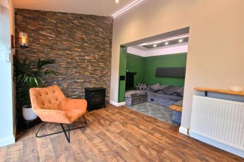 02_hall_close_living_room_