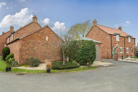 VIEW LANE TO PROPERTY.jpg