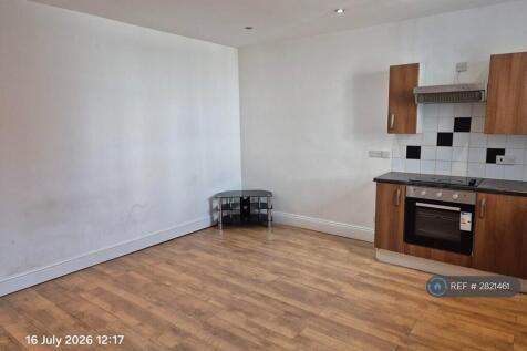 Open Lounge/Kitchen