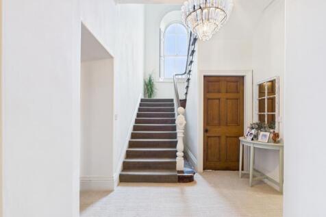 CAM04201G0-PR0130-STILL007