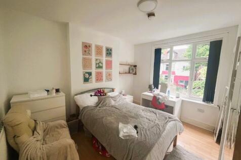 Harlaxton Drive, Nottingham, Nottinghamshire, NG7 photo 5