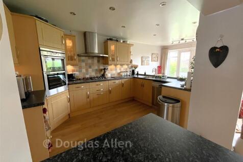 Kitchen *