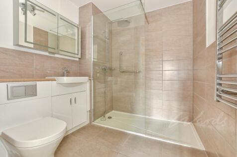 Oak Tree Court Smallhythe Road TN30 photo 4