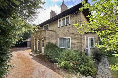 GARDENS AND DRIVEWAY