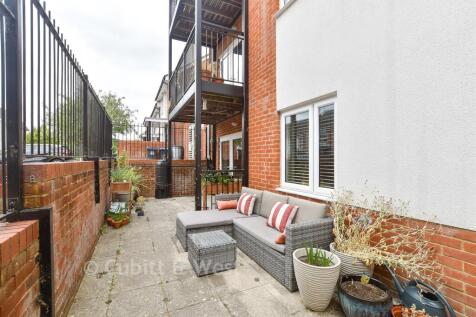 Patio / Decking