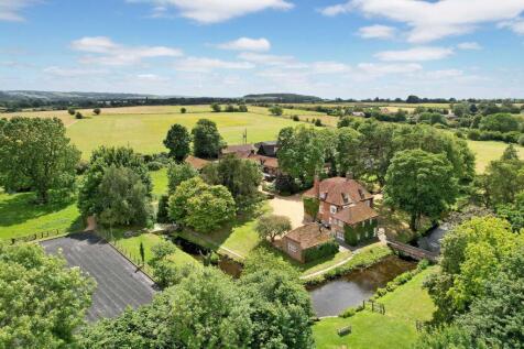 Copcourt Manor, Tetsworth, Oxfordshire, OX9 7DE