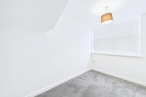 CAM01909G0-PR0444-STILL002