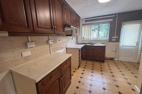 WESTCROFT AVENUE, UNDERHILL, WV10 photo 3