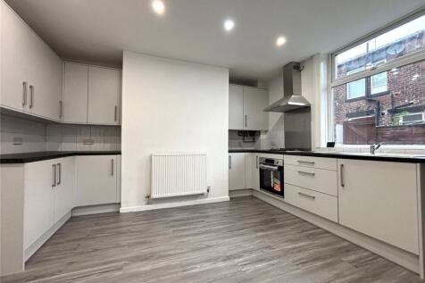 Bury Road, Rochdale, Greater Manchester, OL11 photo 3