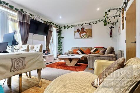 GI9A66833 Potash House 1 Canning Sq Enfield EB1 4B