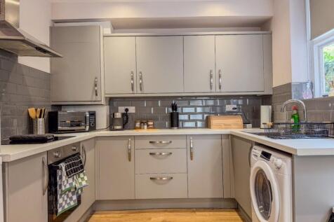 3 bed terraced to rent Vincent Rd, London CR0 6ED