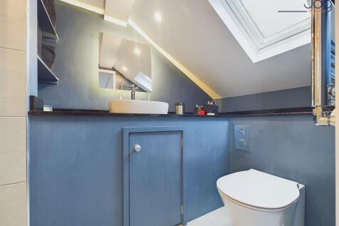 The ensuite shower room