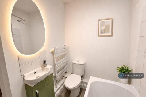 Bathroom With Led Mirror