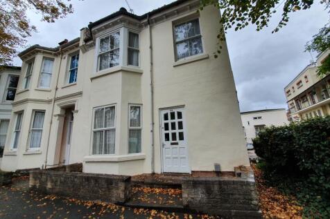 8-bed terraced on 24 Leicester Street, Leamington Spa, £3,480/mo