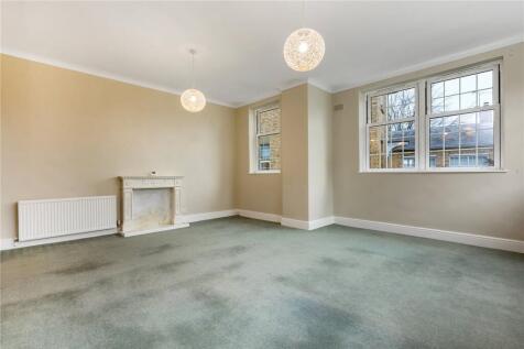 Sitting/Dining Room