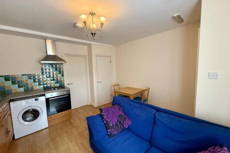 Allensbank Road, Heath photo 3