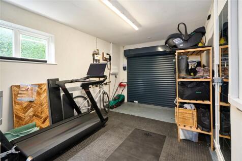 Garage/Gym