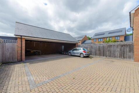 Driveway/Parking