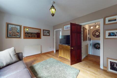 DAY LOUNGE/ BEDROOM 4