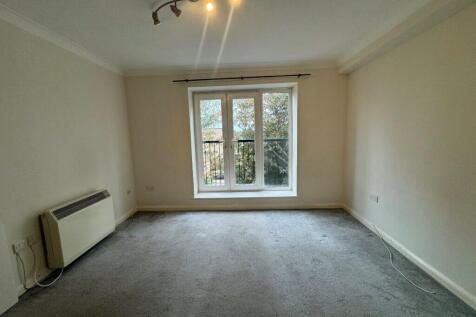Valley House, EN8 8JB photo 2