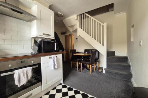 Red Lion House, 1 Lion Street, Stourbridge photo 3