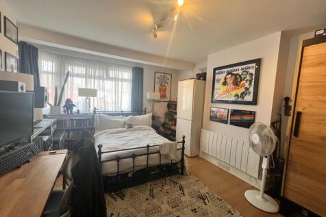 Bedroom 2.jpeg