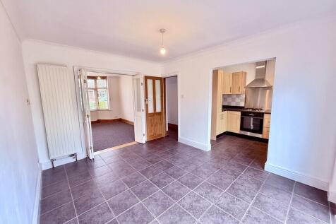 THOMAS AVENUE, RADCLIFFE ON TRENT photo 4